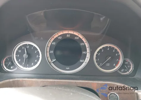 2011 Mercedes-Benz E 350 4Matic z USA, uszkodzony, nr VIN WDDHF8HB2BA482172